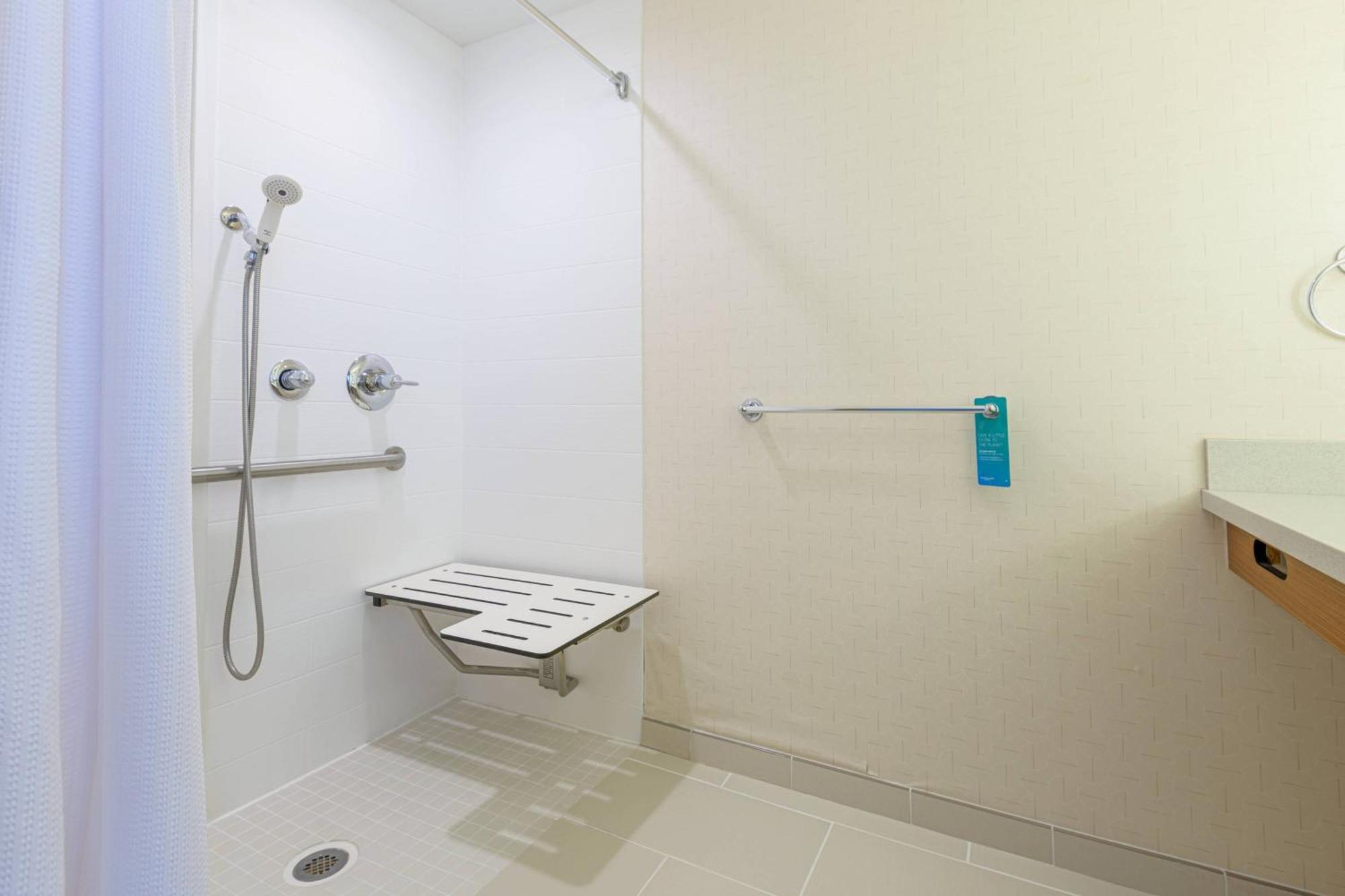 Springhill Suites By Marriott Raleigh Кари Екстериор снимка