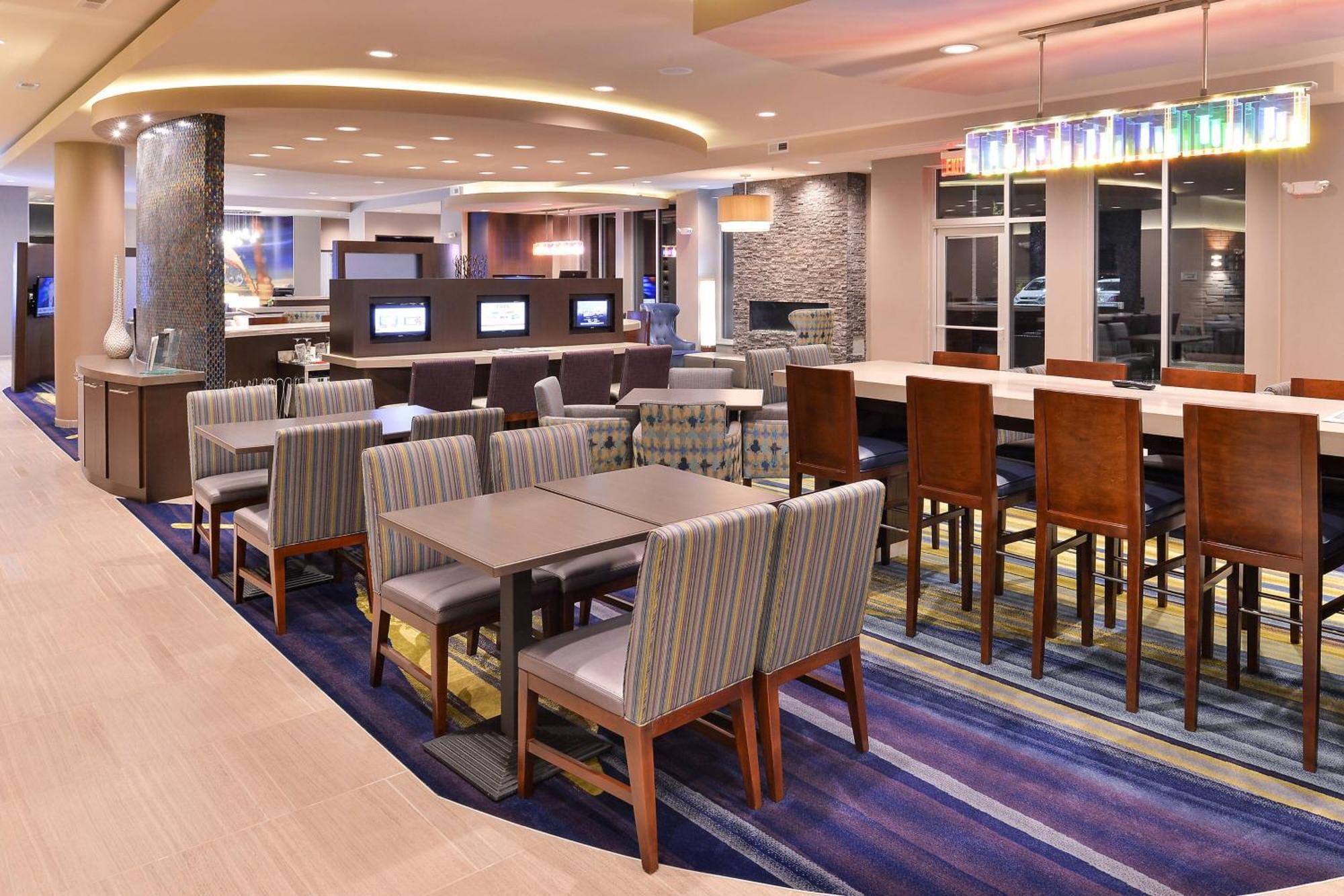 Springhill Suites By Marriott Raleigh Кари Екстериор снимка